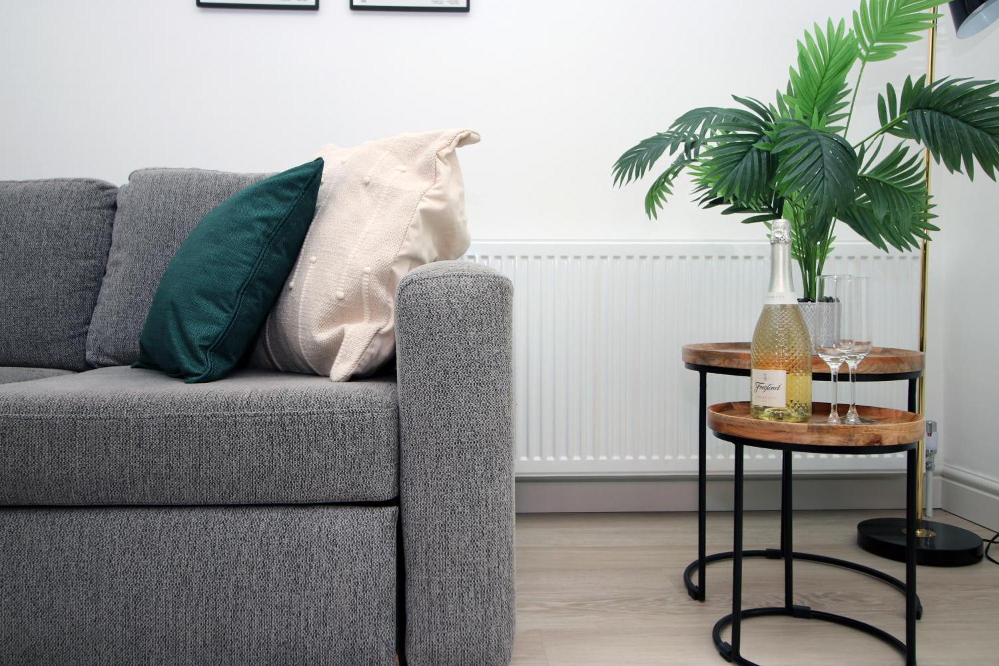 Stylish Home In Bath With Driveway Parking, 10Min From City Extérieur photo