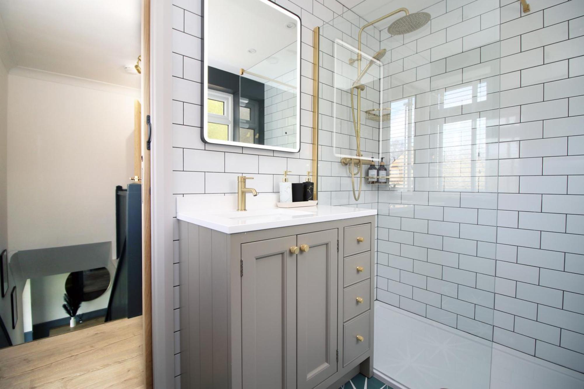 Stylish Home In Bath With Driveway Parking, 10Min From City Extérieur photo